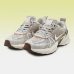 کفش نایک وی 2کی